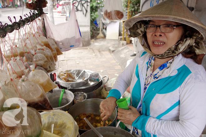 Ngày mát rượi đi ăn chè 22 món, nghe cô Lộc kể chuyện hơn 40 năm bám xe chè để trả ơn Sài Gòn-6