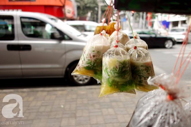 Ngày mát rượi đi ăn chè 22 món, nghe cô Lộc kể chuyện hơn 40 năm bám xe chè để trả ơn Sài Gòn-14