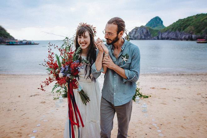 Đám cưới bí mật đẹp như mơ có 1-0-2 của cặp đôi Tây bỏ trốn trên đảo Cát Bà-1