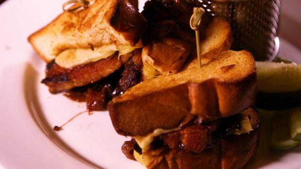 Bật mí thực đơn dành cho các tỉ phú tại nhà hàng thịt nướng lâu đời nhất phố Wall-8