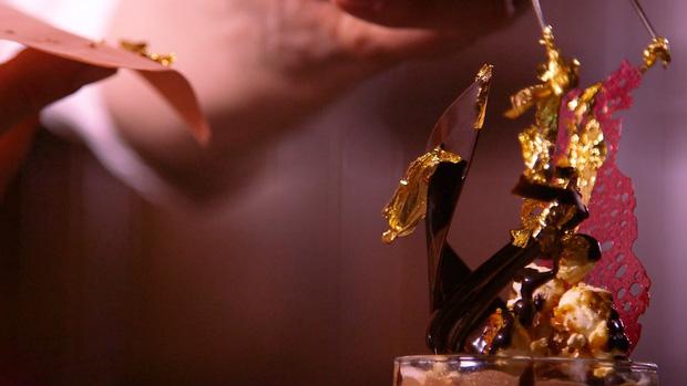 Bật mí thực đơn dành cho các tỉ phú tại nhà hàng thịt nướng lâu đời nhất phố Wall-13