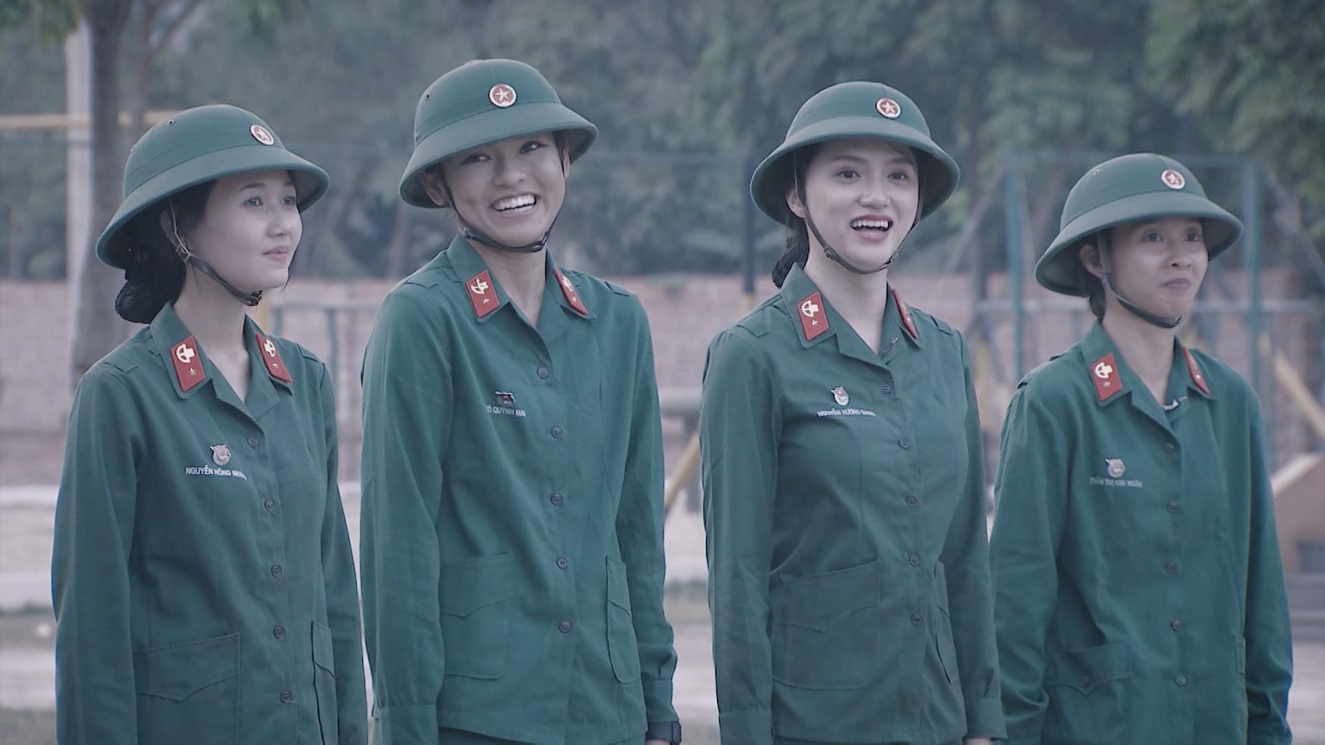 Hương Giang Idol bị chấn chỉnh vì nói năng điệu đà trong quân ngũ-4