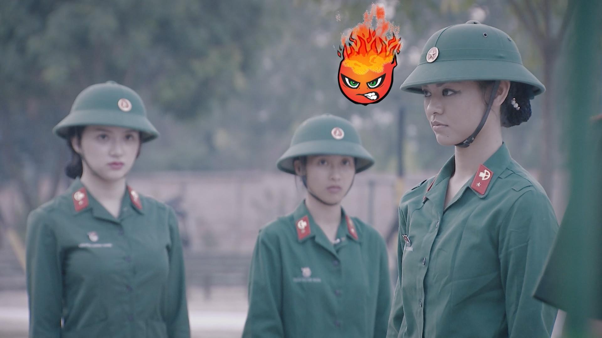 Hương Giang Idol bị chấn chỉnh vì nói năng điệu đà trong quân ngũ-8