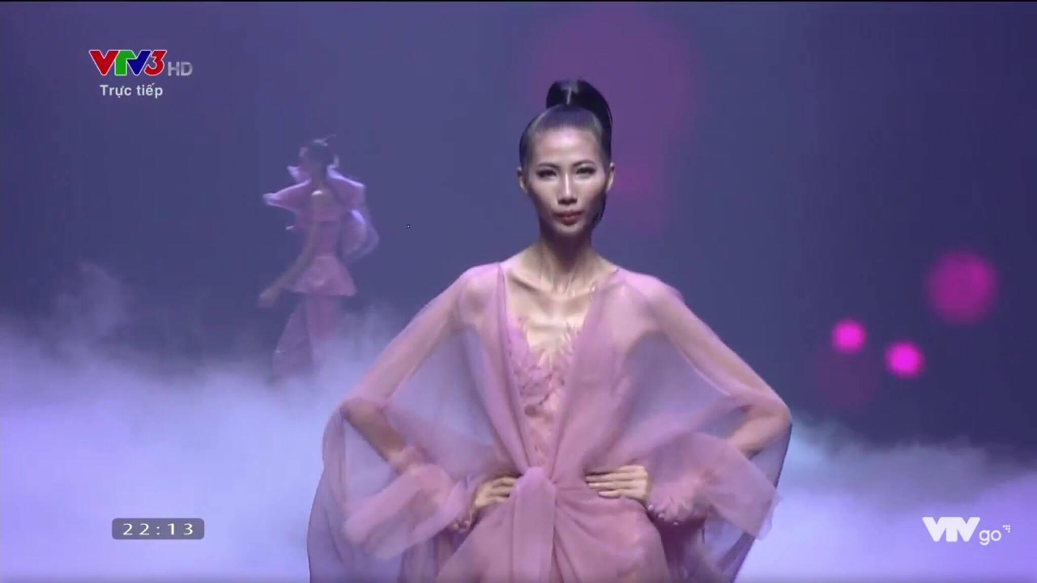 Cao Ngân như bộ xương di động đi catwalk trong đêm chung kết Next Top mùa All Stars-7