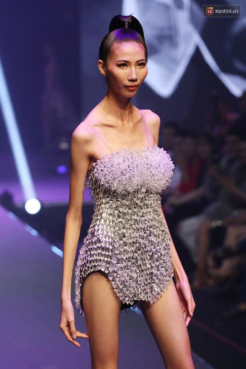 Chung kết Next Top 2017: sàn diễn thời trang lỗi nhất năm vì trang phục và catwalk quá tệ-7