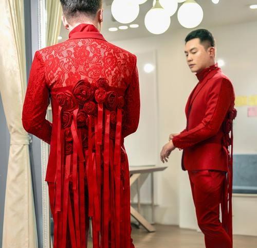 Võ Hoàng Yến - Nam Trung diện đồ ăn ý như KING & QUEEN xuyên suốt mùa Next Top-5