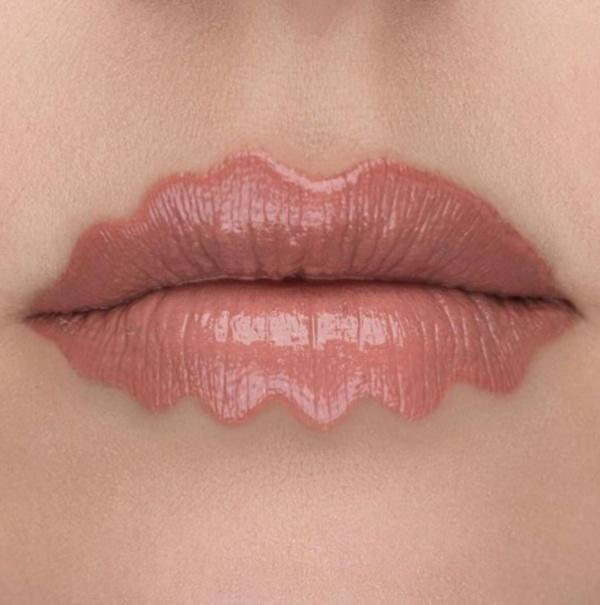 Giới làm đẹp thích thú với trào lưu vẽ môi lượn sóng-1