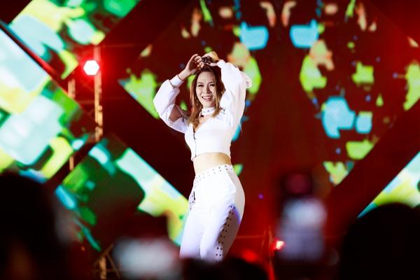 Mỹ Tâm lần đầu song ca cùng Đức Phúc phiên bản nam thần-2