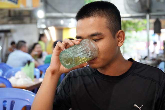 Chuyện ít người biết về nguồn gốc chiếc cốc uống bia huyền thoại-5