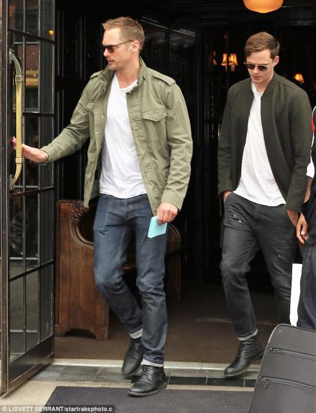 Vẻ điển trai của diễn viên thủ vai chú hề trong It-8