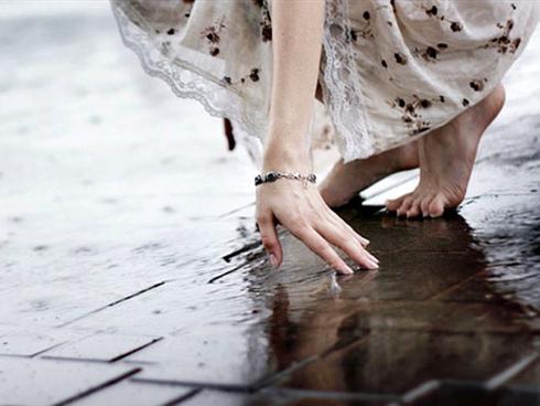 Yêu đơn phương mãi rồi cũng đến lúc đau quá mà tự buông thôi-2