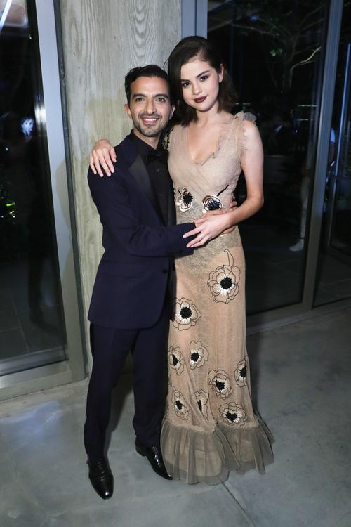 Selena Gomez chứng minh mặt tròn phúng phính vẫn có thể xinh đẹp quyến rũ tại sự kiện-5