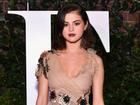 Selena Gomez chứng minh mặt tròn phúng phính vẫn có thể xinh đẹp quyến rũ tại sự kiện