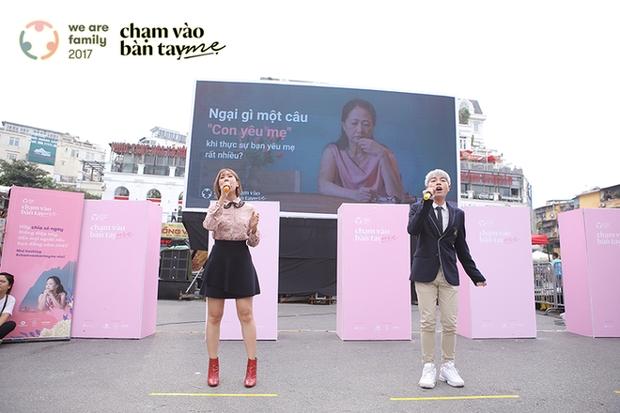 Lần đầu kết hợp, Min và Đức Phúc khiến khán giả Thủ đô thổn thức với bản hit Chưa bao giờ mẹ kể-4