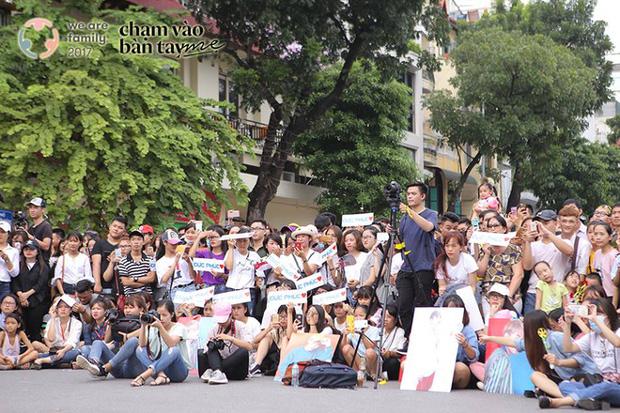 Lần đầu kết hợp, Min và Đức Phúc khiến khán giả Thủ đô thổn thức với bản hit Chưa bao giờ mẹ kể-2