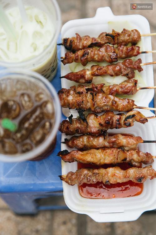 Theo giới trẻ Sài Gòn lê la ở thiên đường ăn vặt đáng ghen tị của trường Marie Curie-7