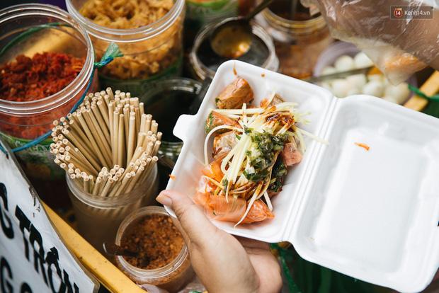 Theo giới trẻ Sài Gòn lê la ở thiên đường ăn vặt đáng ghen tị của trường Marie Curie-10