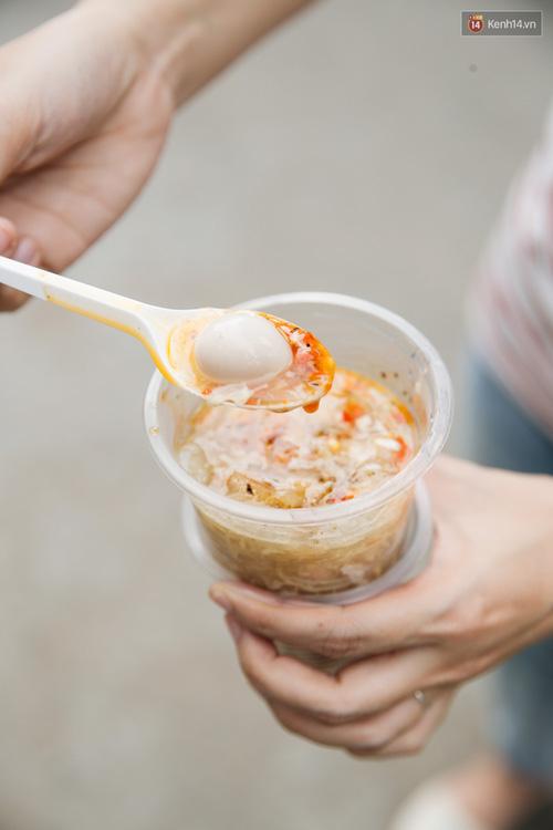 Theo giới trẻ Sài Gòn lê la ở thiên đường ăn vặt đáng ghen tị của trường Marie Curie-11