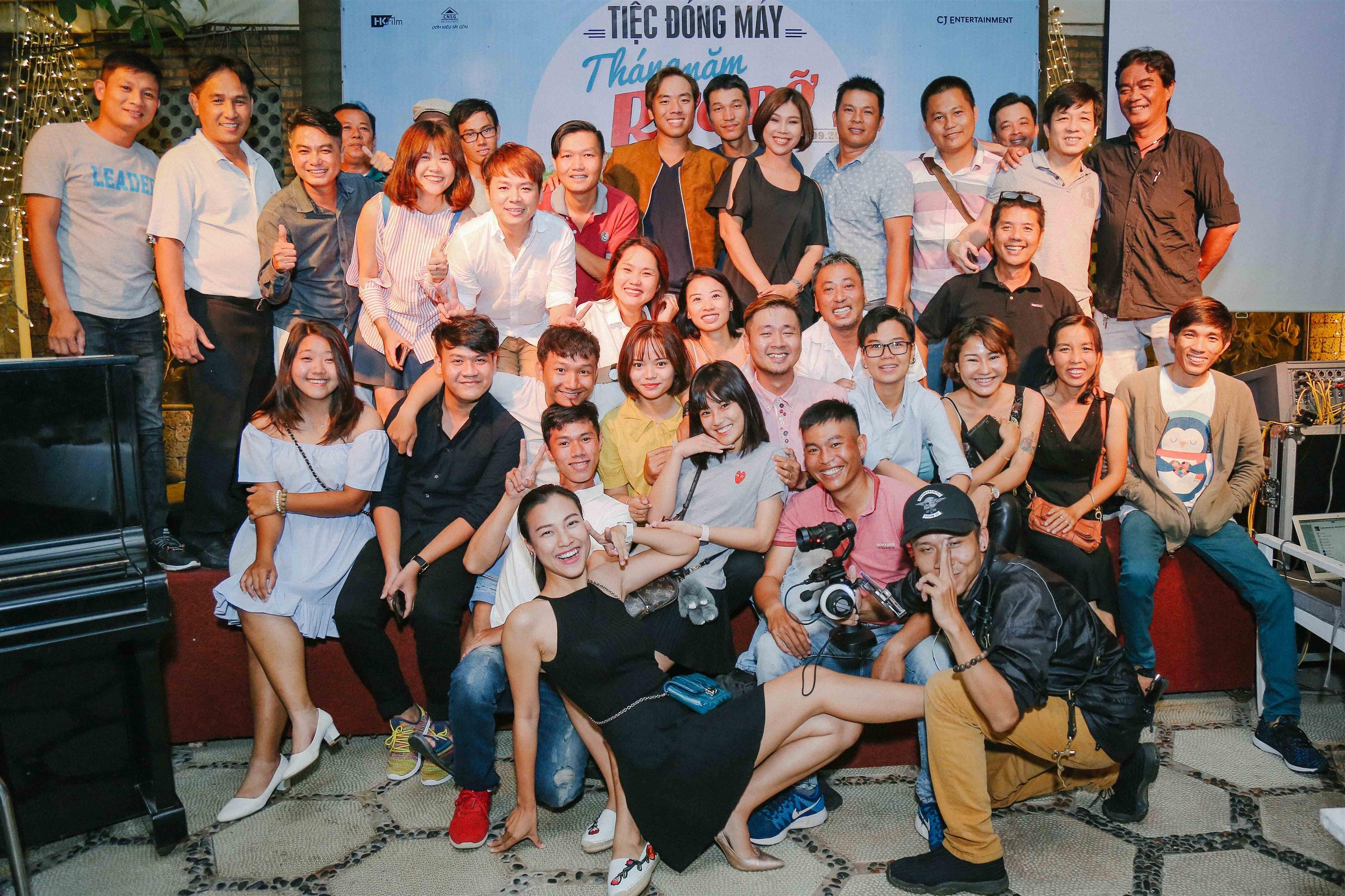 Dàn mỹ nhân Việt quậy tưng bừng trong tiệc đóng máy phim Tháng năm rực rỡ-1