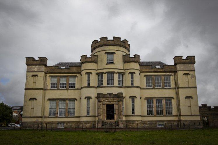 Hãi hùng hàng trăm hài cốt trẻ em được tìm thấy trong hố chôn tập thể ở Scotland-1