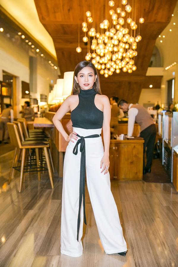 Sĩ Thanh vào vai nhà văn gợi cảm nhưng...lười biếng-1