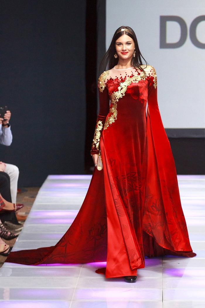 Áo dài Việt xuất hiện trên sàn diễn thời trang New York-3