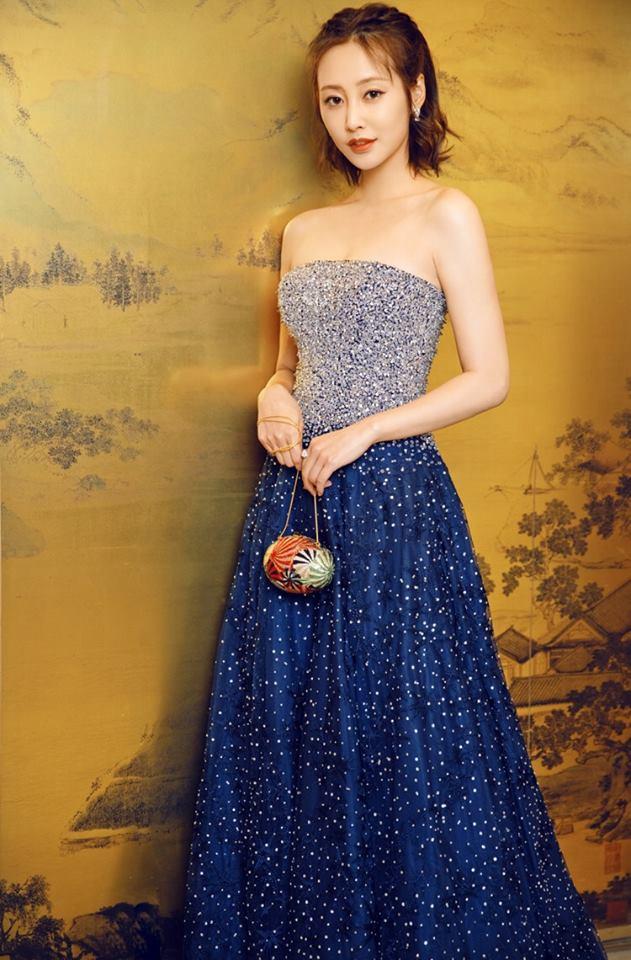 Lý Thuần chặt chém váy áo lấn át Angela Baby tại đêm hội từ thiện-6