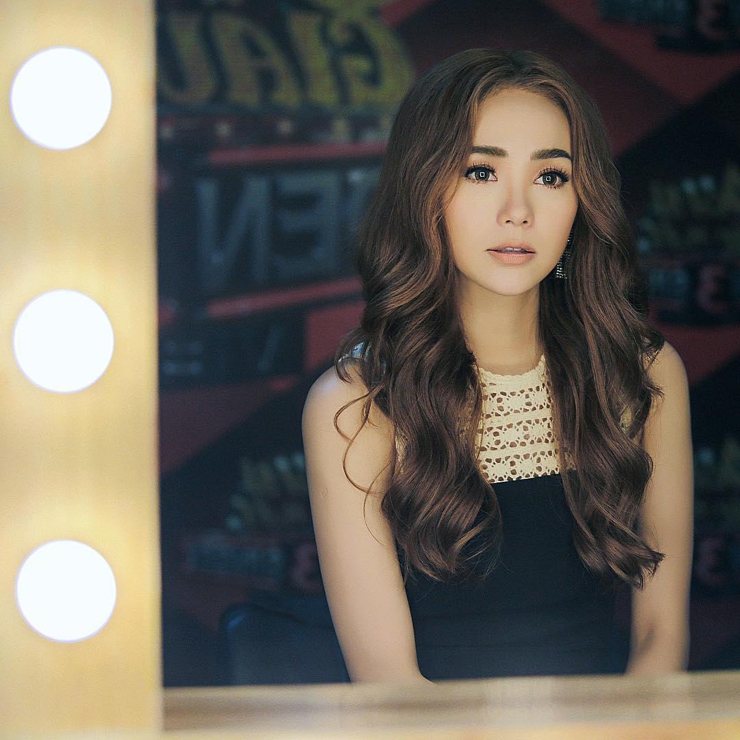 Tin sao Việt 12/9: Phan Hiển khoe ảnh ngời ngời hạnh phúc bên Khánh Thi-7