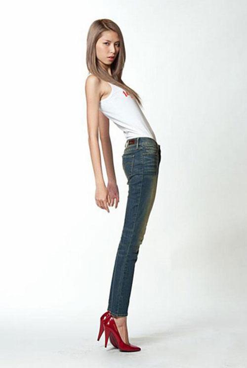 Nhiều mỹ nhân Việt sở hữu đôi chân tong teo gây ám ảnh không thua kém Cao Ngân-7