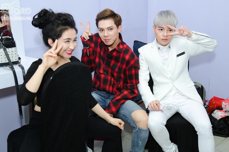 Sau 2 tháng, gương mặt Đức Phúc đã mềm hơn sau ca đại phẫu thuật gây shock-2