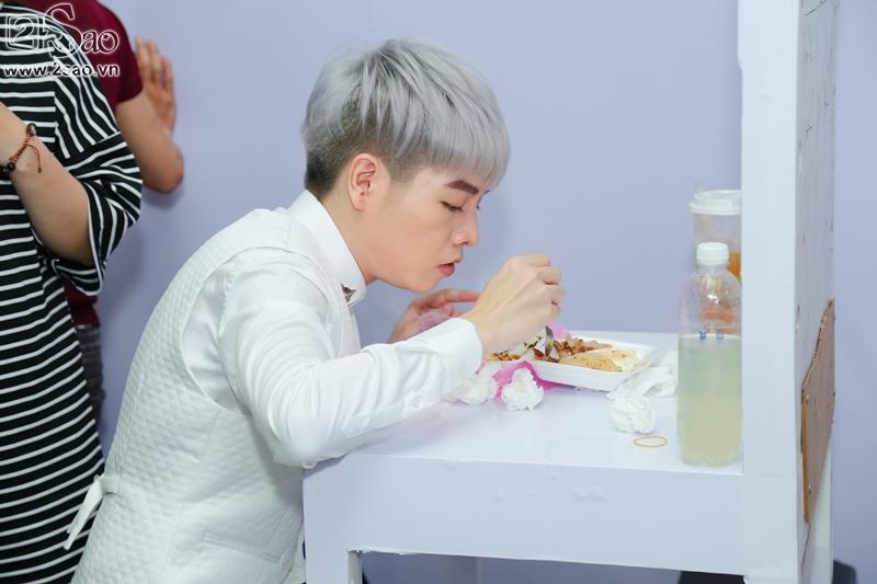 Sau 2 tháng, gương mặt Đức Phúc đã mềm hơn sau ca đại phẫu thuật gây shock-6