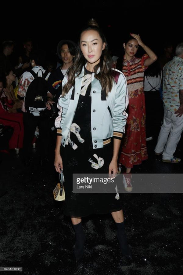 Park Shin Hye váy vóc điệu đà, Jessica Jung kín cổng cao tường tham dự NYFW-11