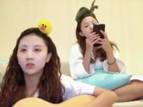 Hot girl - hot boy Việt 15/9: Đôi bạn trẻ Phở - SunHt rủ nhau đi trốn ở Singapore-13