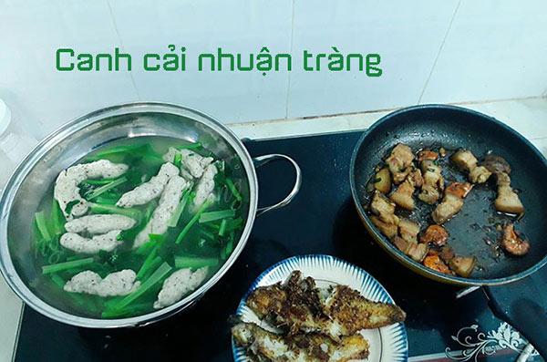 Không ngờ, chủ nhân nồi canh cải nhuận tràng gây cười là anh chồng đảm việc bếp, thích trêu vợ-1