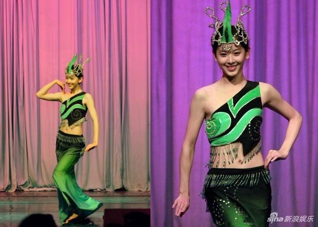 Hình ảnh xinh đẹp hiếm có thời đi học chưa từng công bố của cô bé trà sữa-5