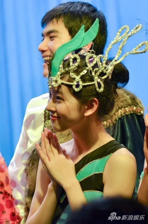 Hình ảnh xinh đẹp hiếm có thời đi học chưa từng công bố của cô bé trà sữa-7