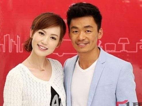 Bỏ ngoài tai scandal ngoại tình chưa nguội, Đổng Khiết vẫn tươi tắn rạng rỡ ở tuổi 37-9