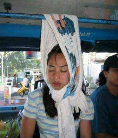 Những tuyệt chiêu chống say xe bá đạo của người Việt-4