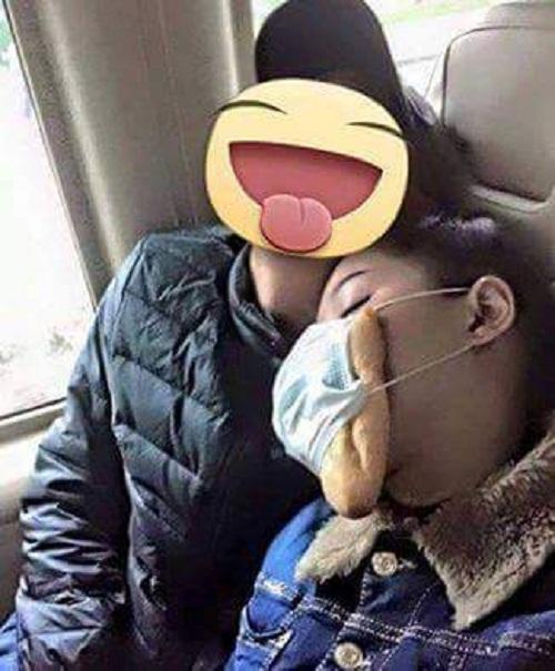 Những tuyệt chiêu chống say xe bá đạo của người Việt-6