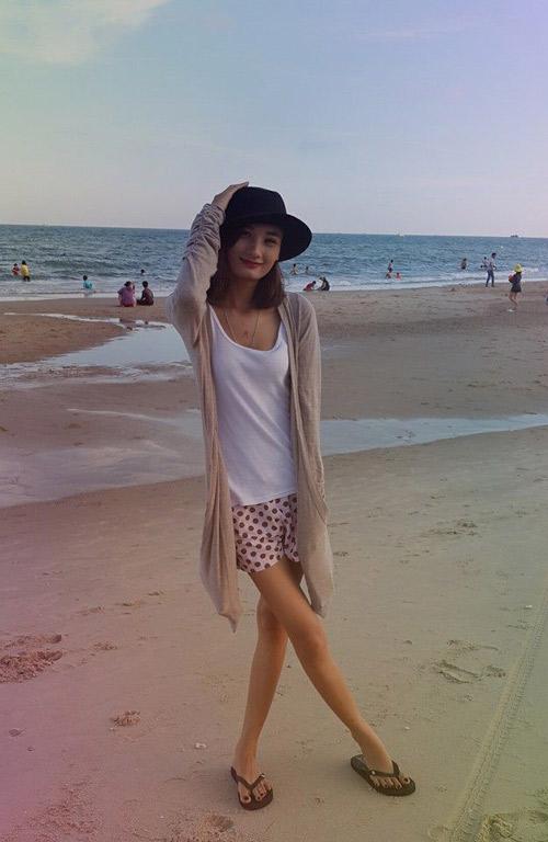 Nhiều mỹ nhân Việt sở hữu đôi chân tong teo gây ám ảnh không thua kém Cao Ngân-12