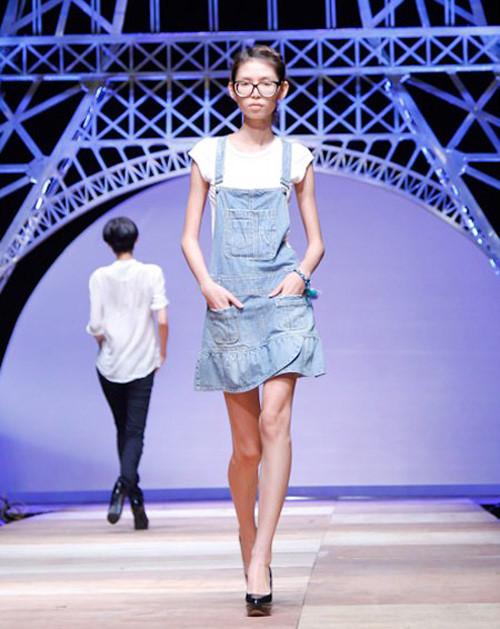 Nhiều mỹ nhân Việt sở hữu đôi chân tong teo gây ám ảnh không thua kém Cao Ngân-8