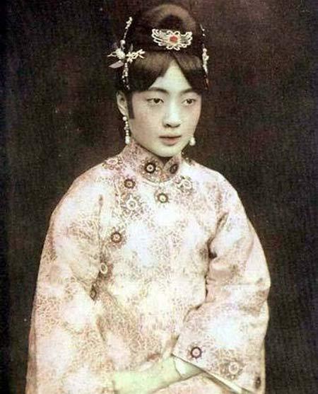 Hoàng hậu Trung Hoa cuối cùng: Đóa hoa sa ngã, tuổi thanh xuân sống trong ghẻ lạnh, chết cô độc ở trại giam-3