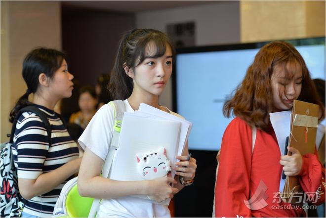 Ngày nhập học, lò đào tạo minh tinh hàng đầu Trung Quốc toàn thấy trai đẹp gái xinh-4