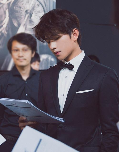 Điểm danh những kho báu triệu đô trên cơ thể các ngôi sao Hoa ngữ-6