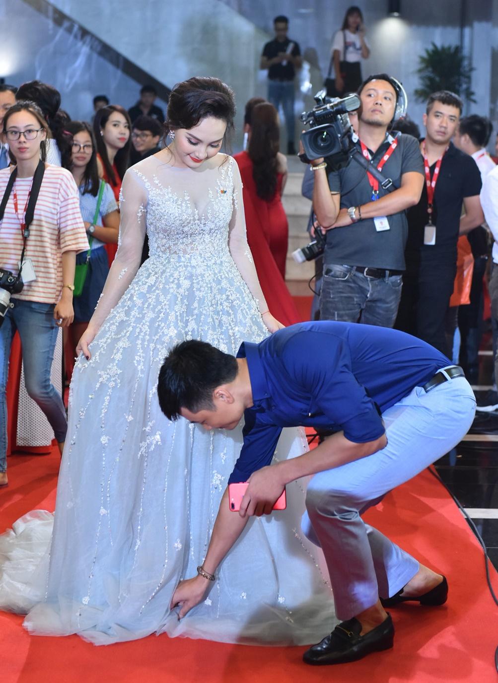 Bảo Thanh rạng rỡ sánh vai cùng chồng, đứng đầu top thời trang thảm đỏ đẹp nhất tuần-3