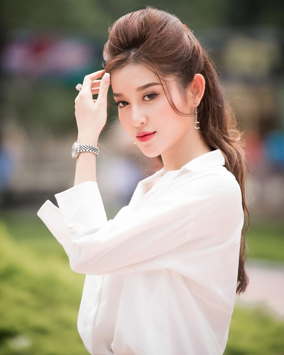 Tin sao Việt 15/9: Angela Phương Trinh kể lại niềm tự hào về quá khứ bà mẹ nhí tuổi 11-11