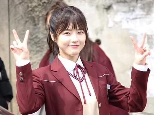 Sao Hàn 16/9: Nam thần tượng gây shock khi sở hữu vẻ ngoài hệt như con gái-11