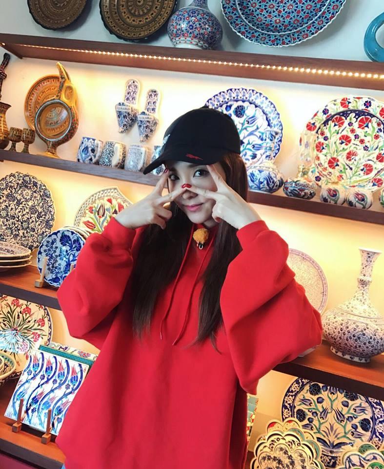 Park Shin Hye - Jessica diện street style cực chất trong Tuần lễ thời trang New York-3