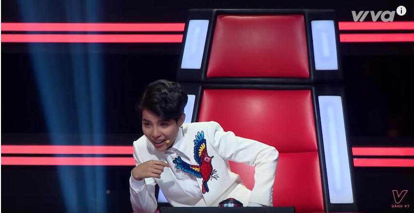 Vũ Cát Tường khóc khi nhắc đến người bố mỗi năm chỉ gặp một lần-1