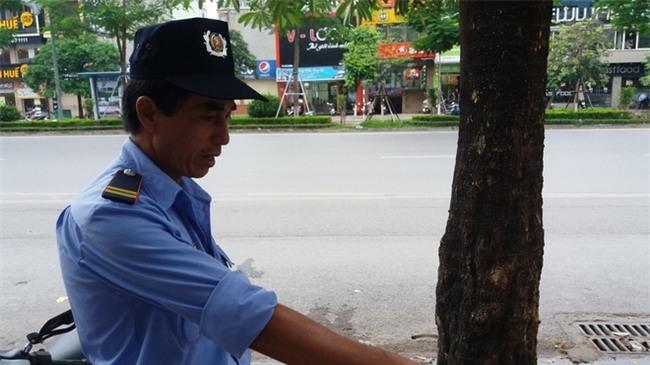 Lời kể người chứng kiến vụ vợ hô cướp, chồng bị dân truy đuổi đánh gãy răng gây náo loạn ở Hà Nội-3